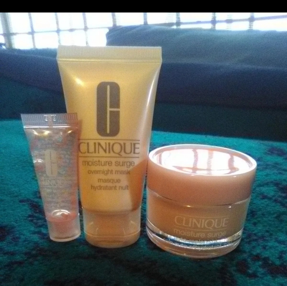 Clinique moisture surge mini set